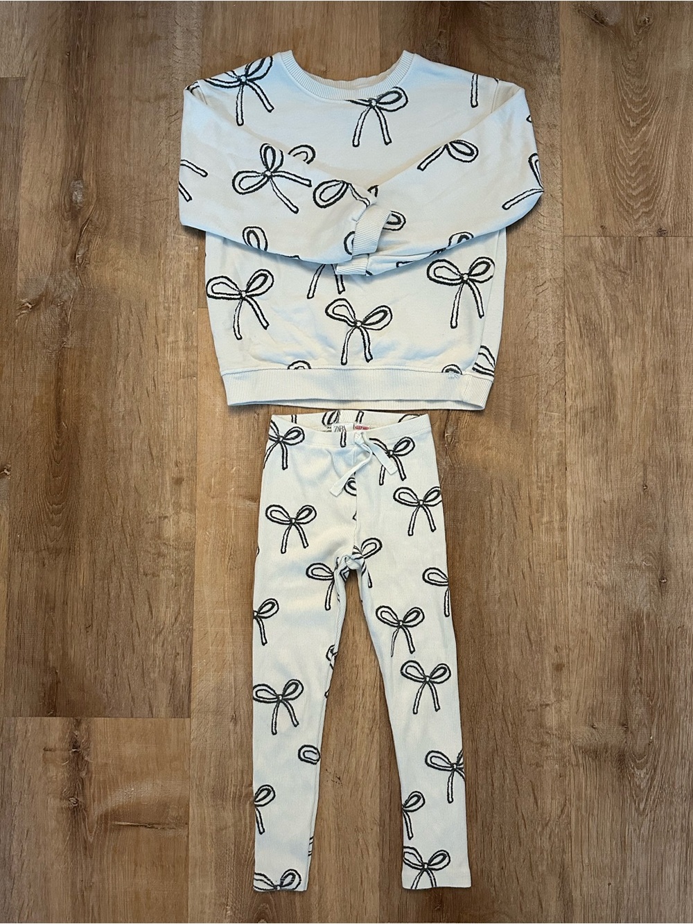 Zara Girls Fall Cream Set with Bows